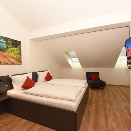 Hotel Am Gleis 1 Зонтхофен Экстерьер фото
