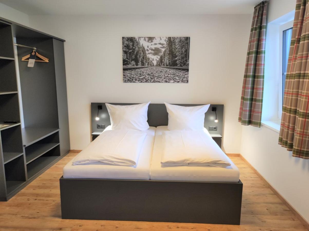 Hotel Am Gleis 1 Зонтхофен Экстерьер фото