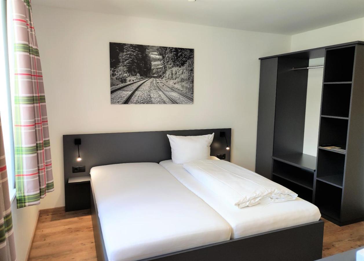 Hotel Am Gleis 1 Зонтхофен Экстерьер фото
