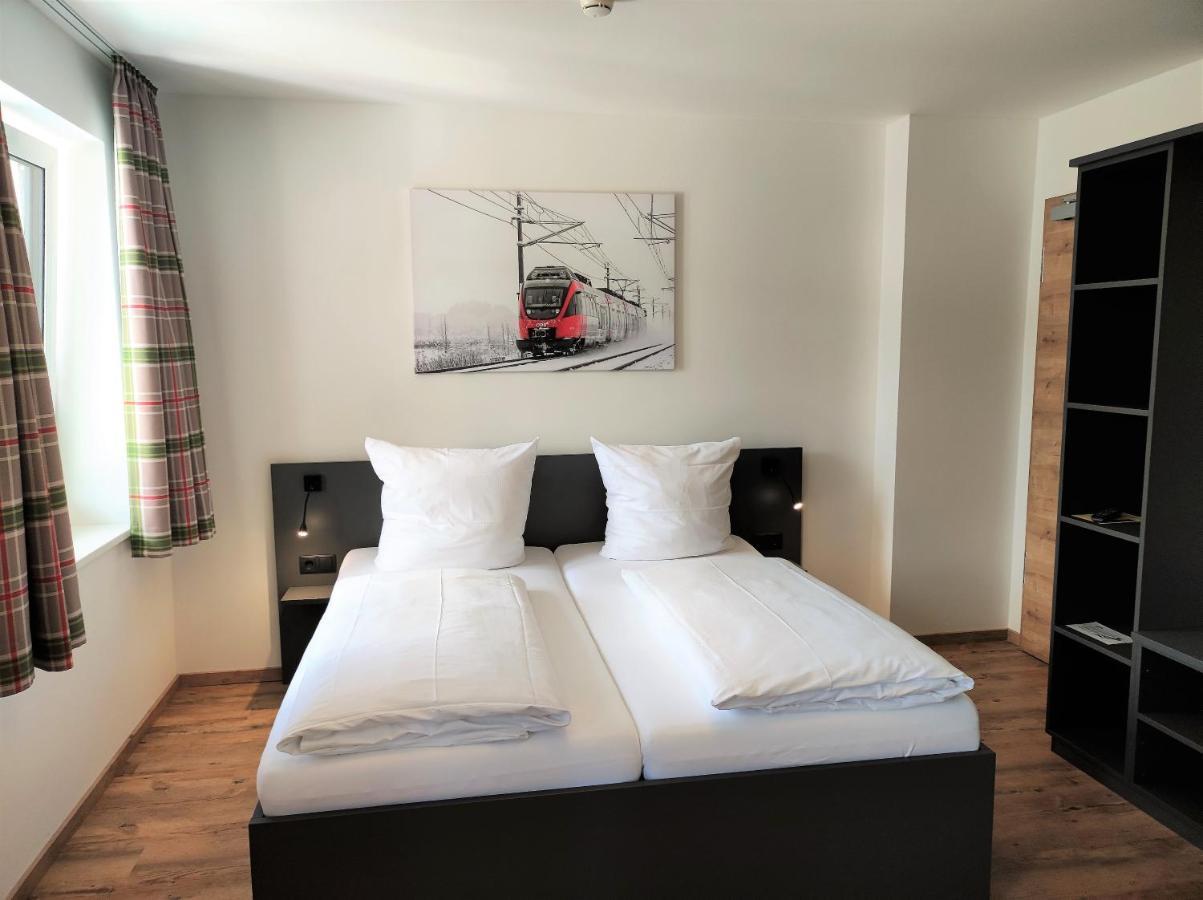 Hotel Am Gleis 1 Зонтхофен Экстерьер фото