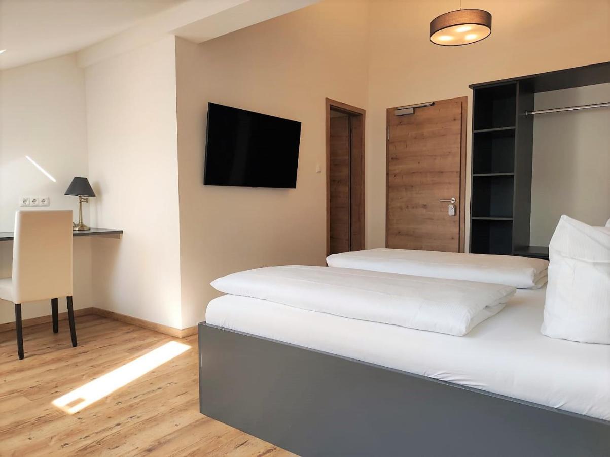 Hotel Am Gleis 1 Зонтхофен Экстерьер фото