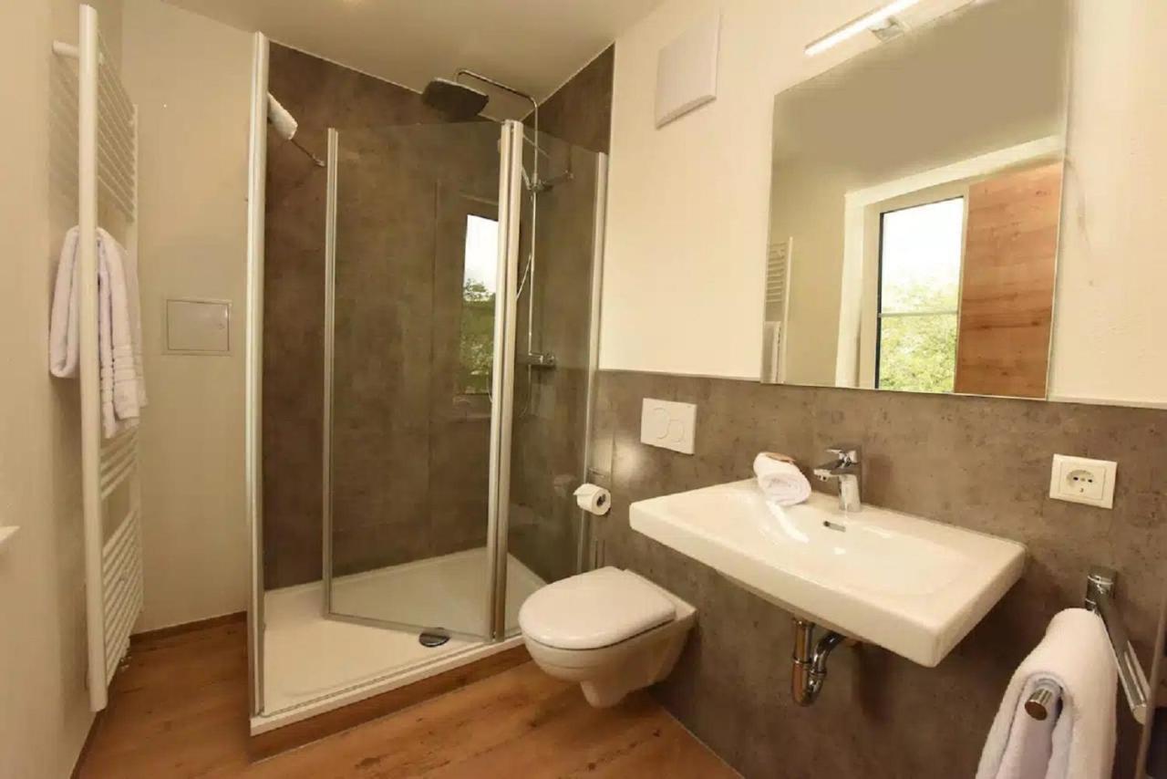 Hotel Am Gleis 1 Зонтхофен Экстерьер фото