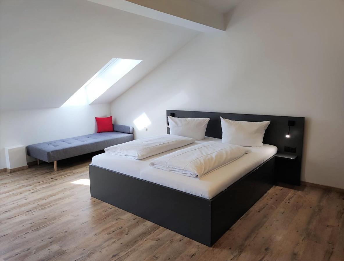 Hotel Am Gleis 1 Зонтхофен Экстерьер фото